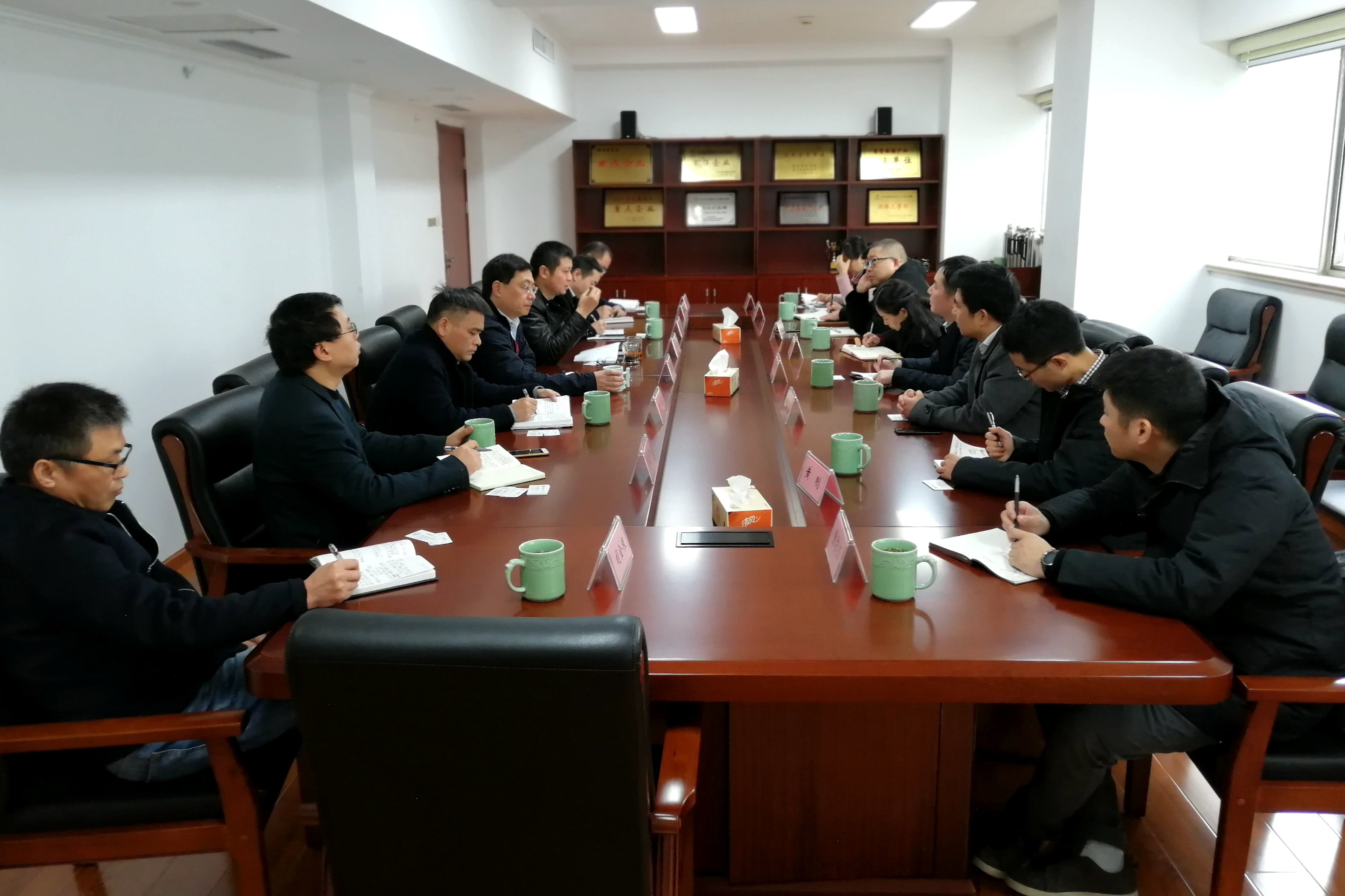 安吉县杜尉栋副县长一行到访米兰在线官网-米兰(中国)商议茶苗扶贫事宜