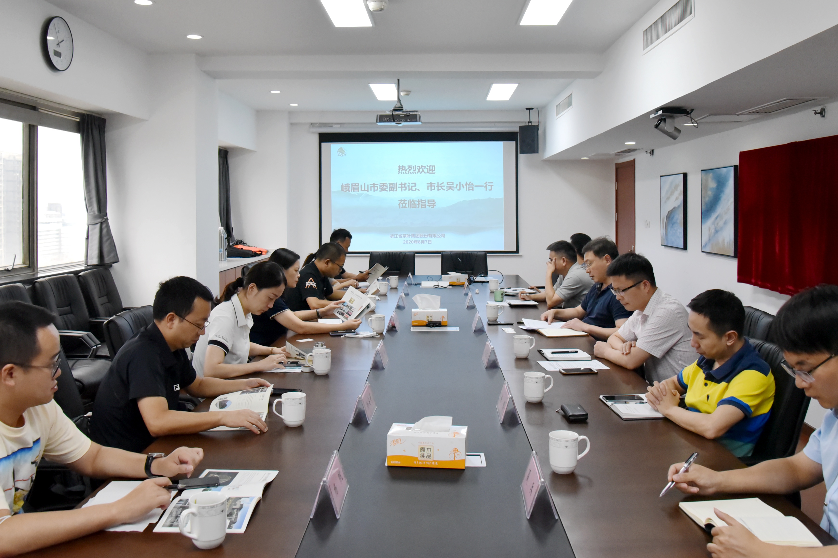 四川峨眉山吴小怡市长一行到访米兰在线官网-米兰(中国)