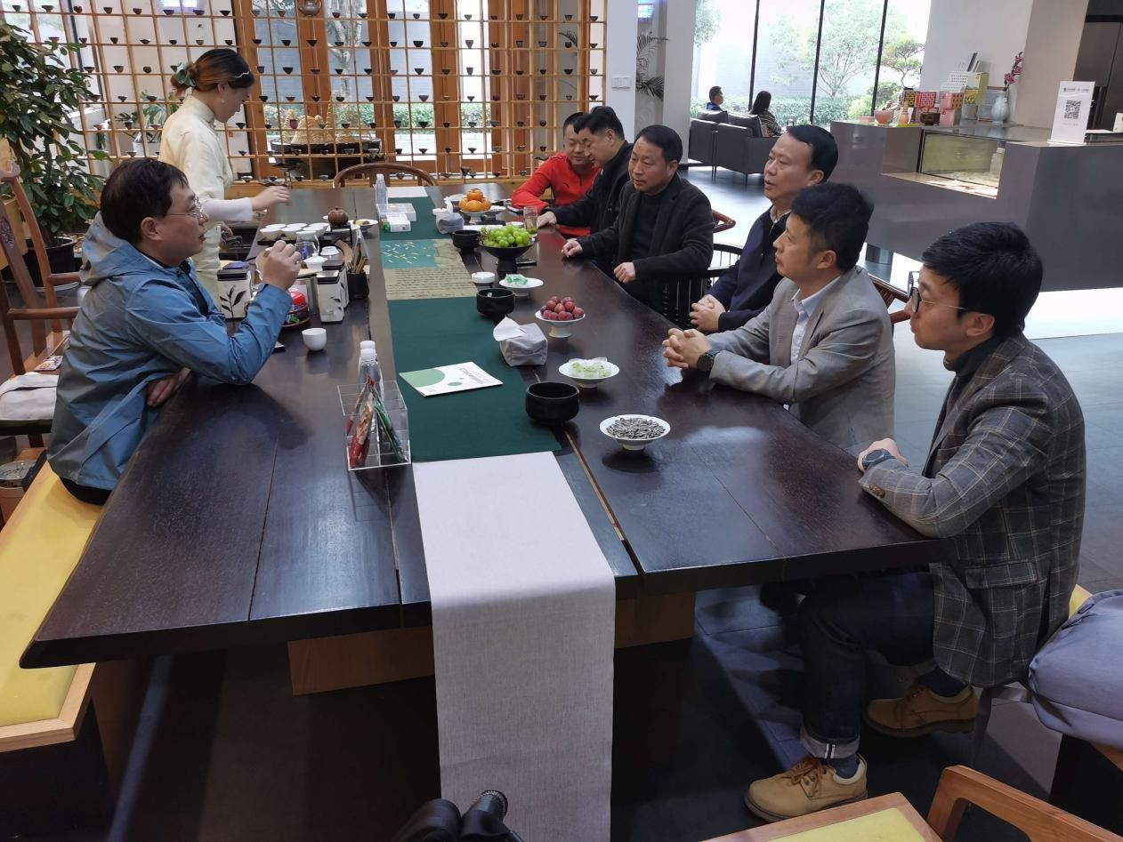 贵阳综保区党工委副书记黄良忠一行莅临米兰在线官网-米兰(中国)考察