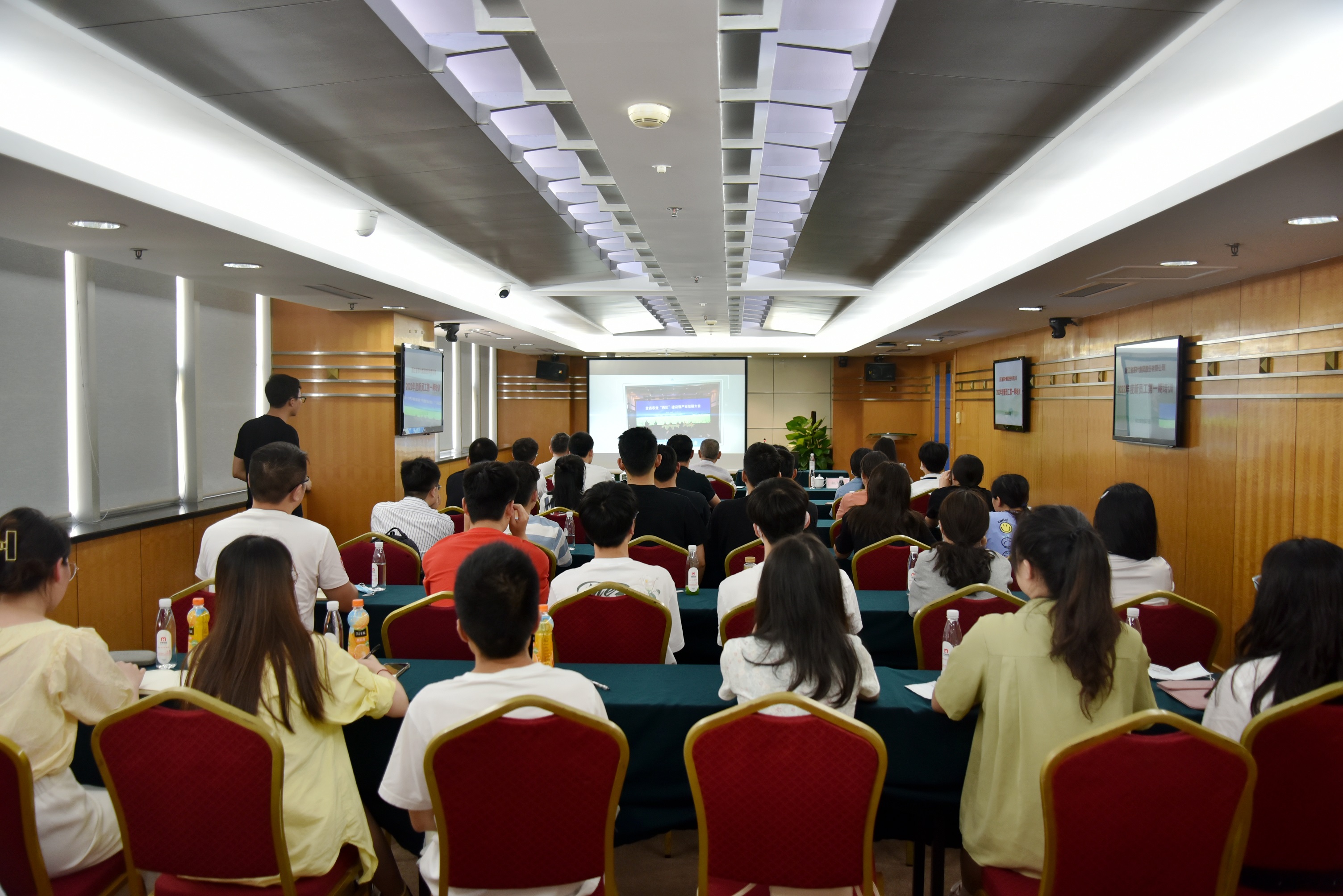 以梦为马，不负韶华——米兰在线官网-米兰(中国)2022年度新员工第一期培训活动圆满结束