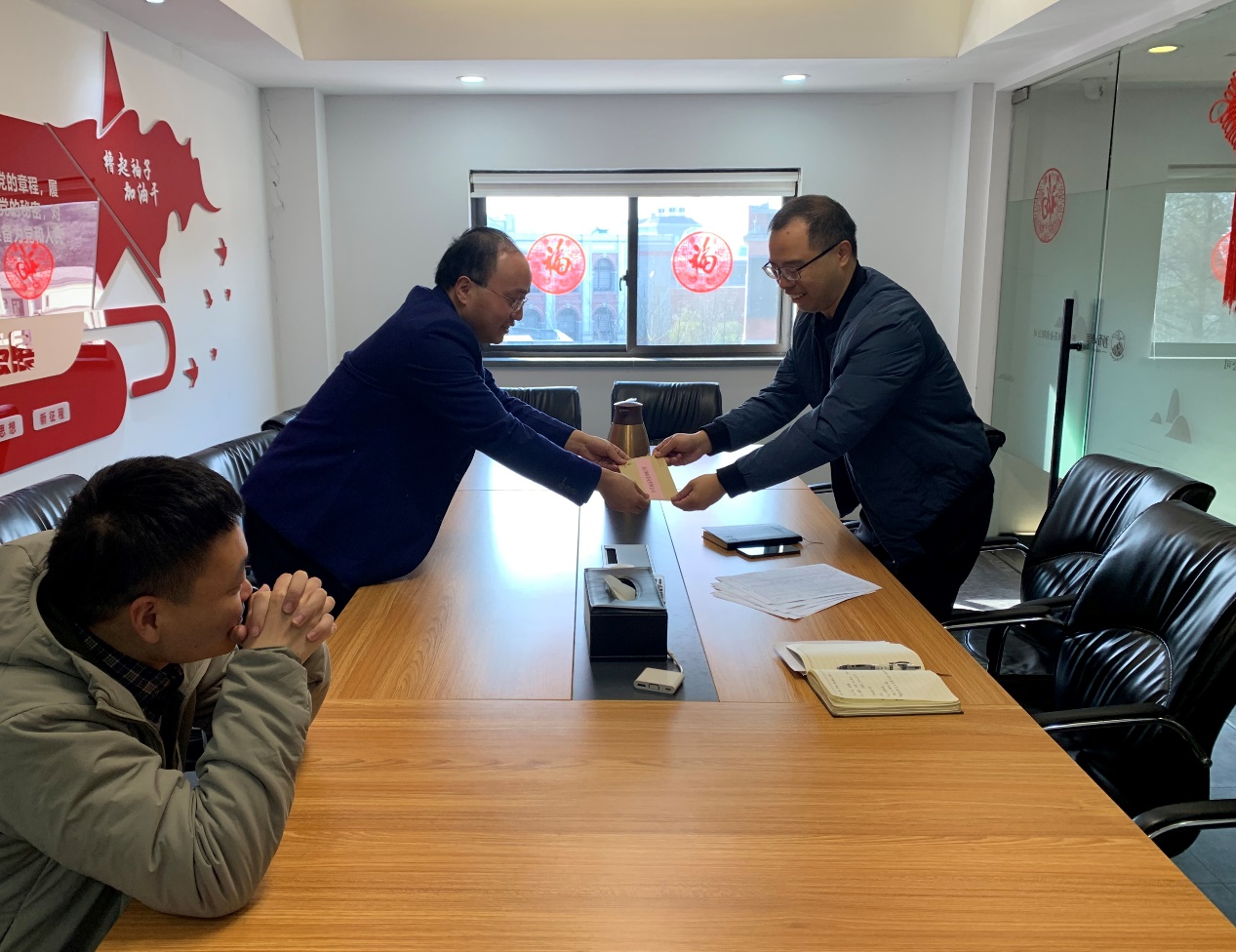 西湖区供销社领导赴米兰在线官网-米兰(中国)狮峰茶业公司开工慰问