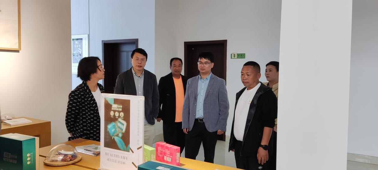贵州省晴隆县县委副书记巫敏一行莅临米兰在线官网-米兰(中国)兴合科技公司考察