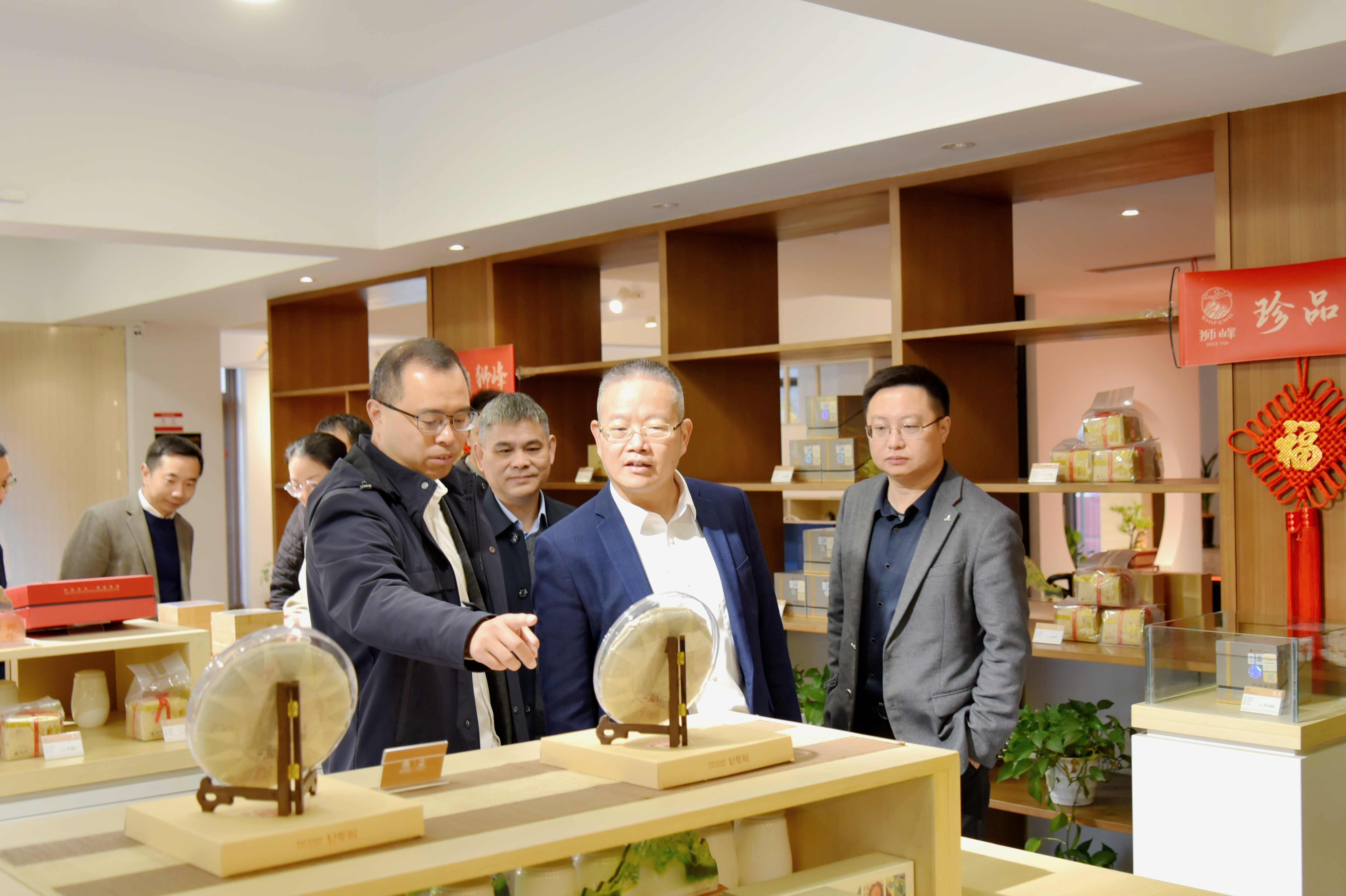 省供销社副主任董益彪到米兰在线官网-米兰(中国)指导调研