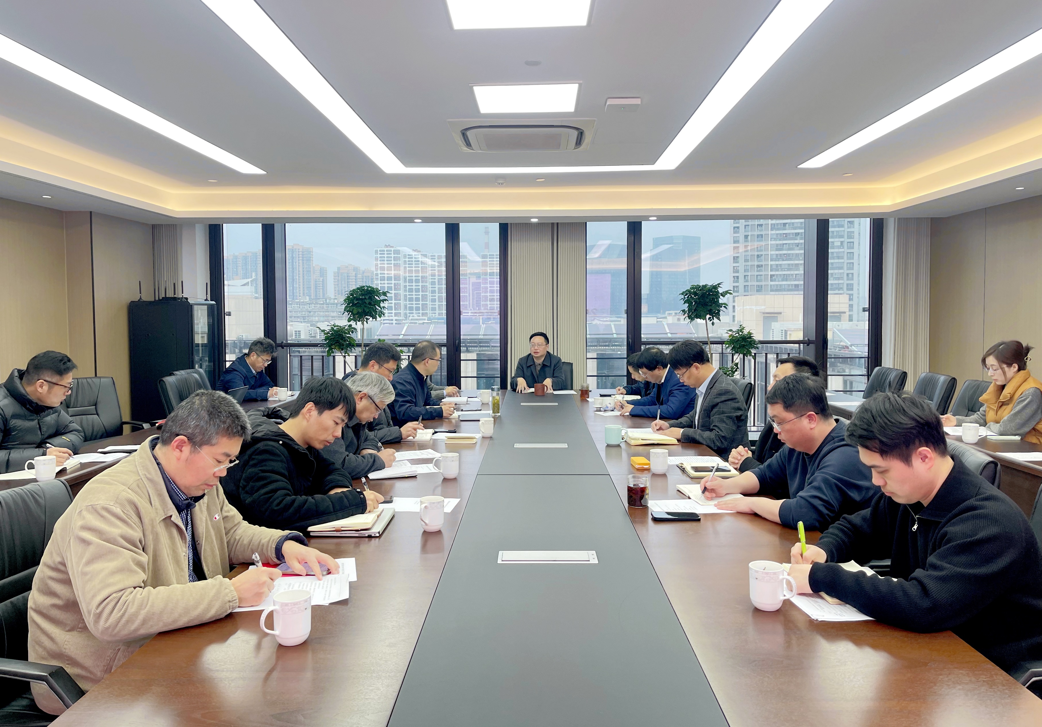 米兰在线官网-米兰(中国)召开2025年经营工作务虚会